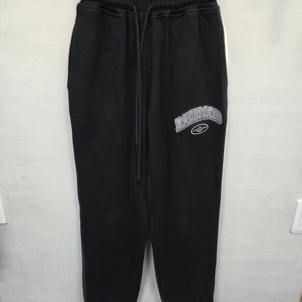 배드블러드 플래그 로고 스웻팬츠 xs