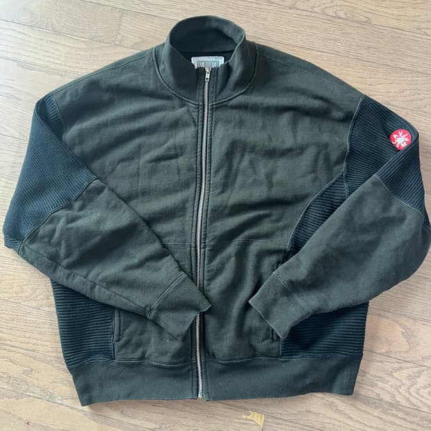 CAVEMPT WIDE RIB CUT ZIP SWEAT