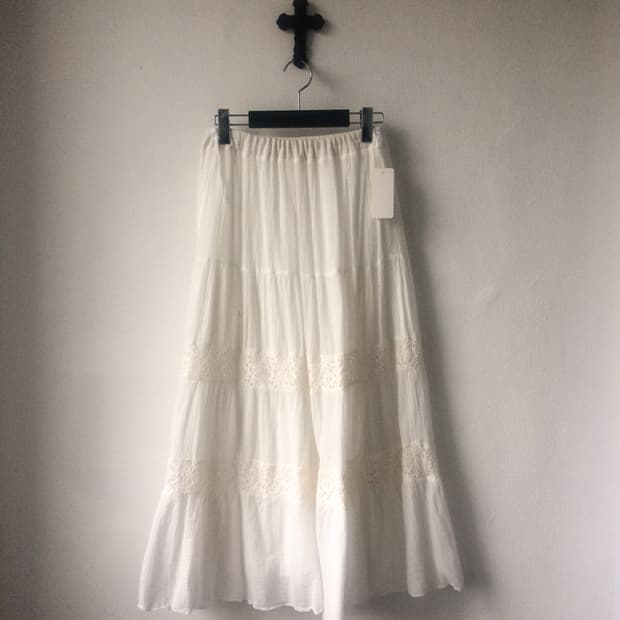 Lace layered point long skirt
