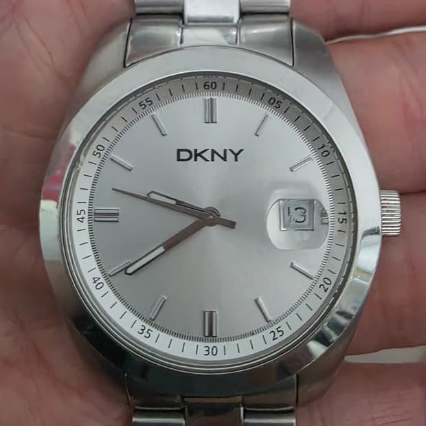 DKNY NY1273 화이트 스틸
모더니스트 클래식 시계