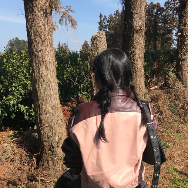 오디너리 홀리데이 배색 레더 자켓 