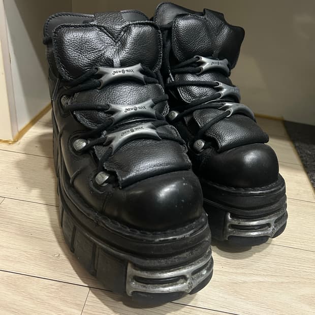 NEW ROCK BOOTS 280