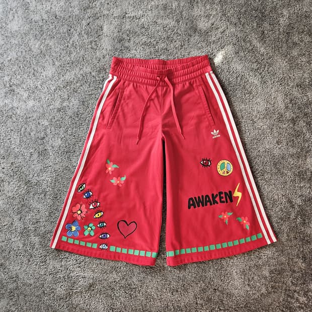 [무료배송] Adidas 퍼렐 윌리엄스 그래픽 반바지