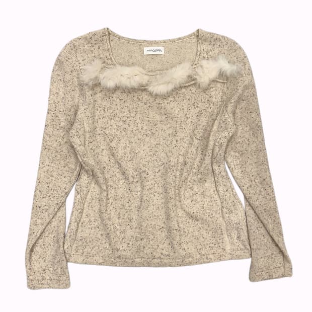 fur treaming beige wool knit