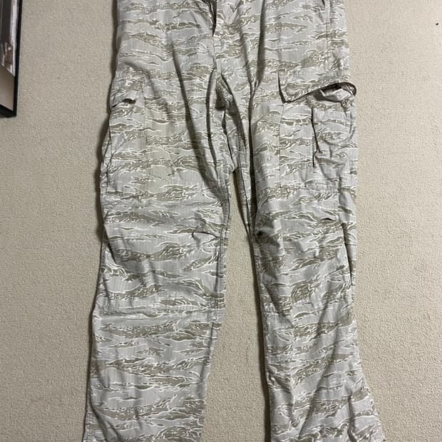 칼하트 wip 카모팬츠 32x32