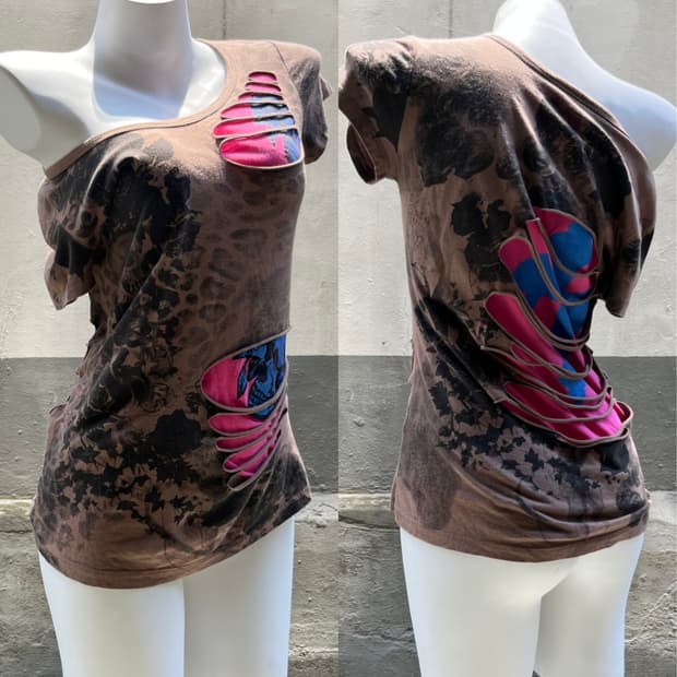 Distressed Cut-Out Leopard Graphic Tee