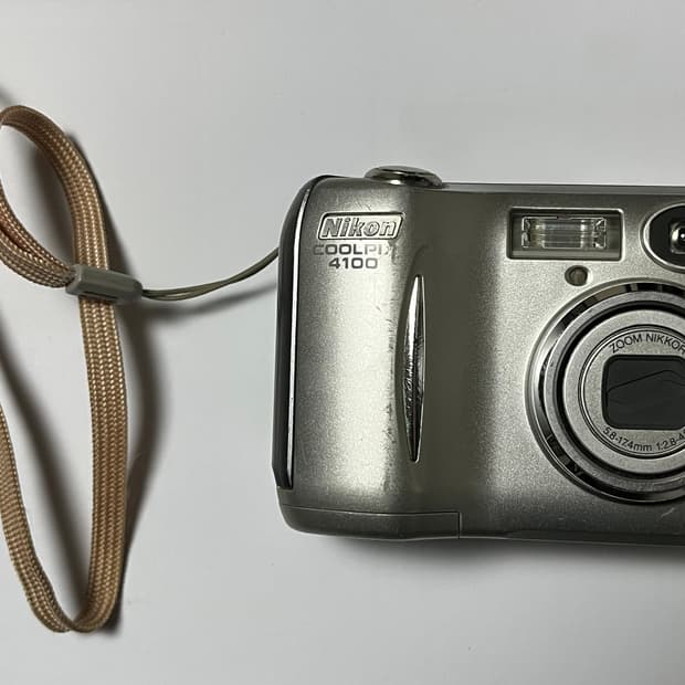 니콘 쿨픽스 4100 