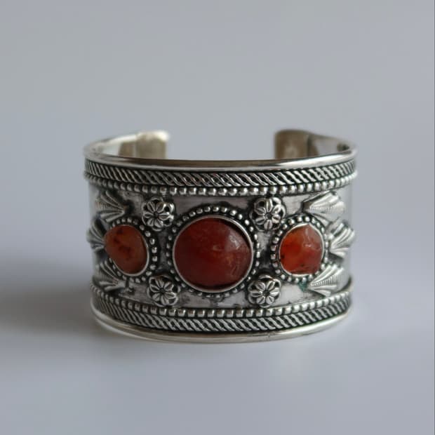 coral wide cuff
