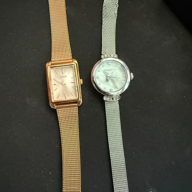 좌:로이드 우:매트로시티 손목시계