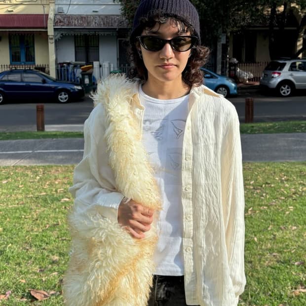 [안유진님 착용] Long furry hair bag _ ivory