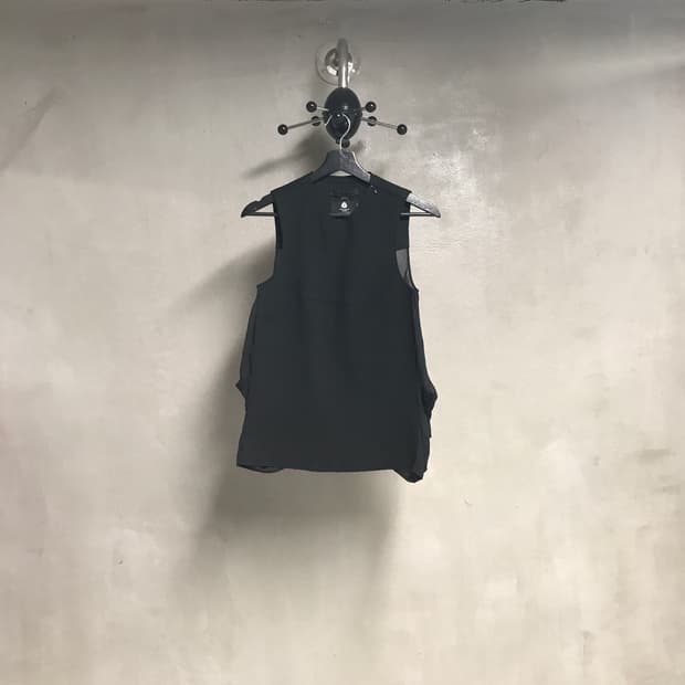 알렉산더왕 블랙 울 슬리브리스 0(W)