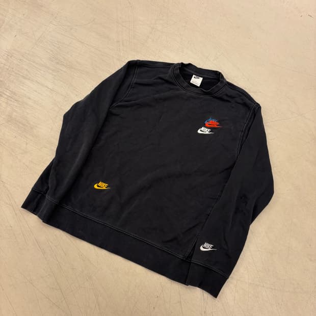 나이키 퓨추라 멀티로고 맨투맨