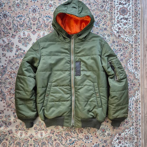 스투시 ma-1 항공 점퍼.