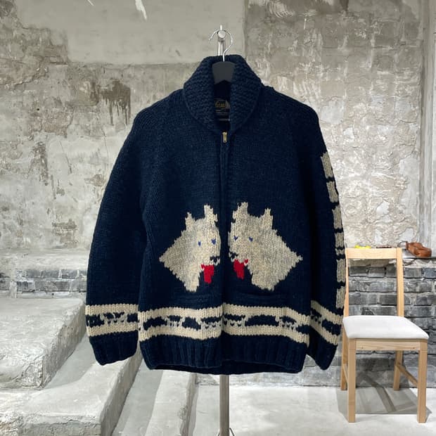 체스윅 다크 네이비 도그즈 울 코위찬