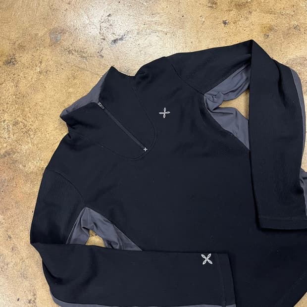 [정품/M] 몬츄라 블랙 기모 긴팔 집업 티셔츠 b14