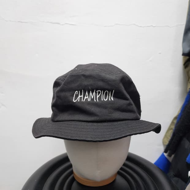 챔피온 블랙 버킷햇 