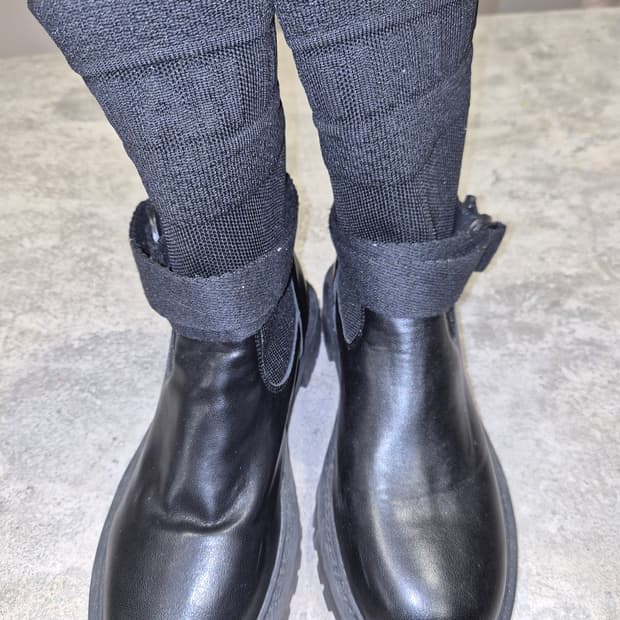 Dior 블랙 앵클 부츠