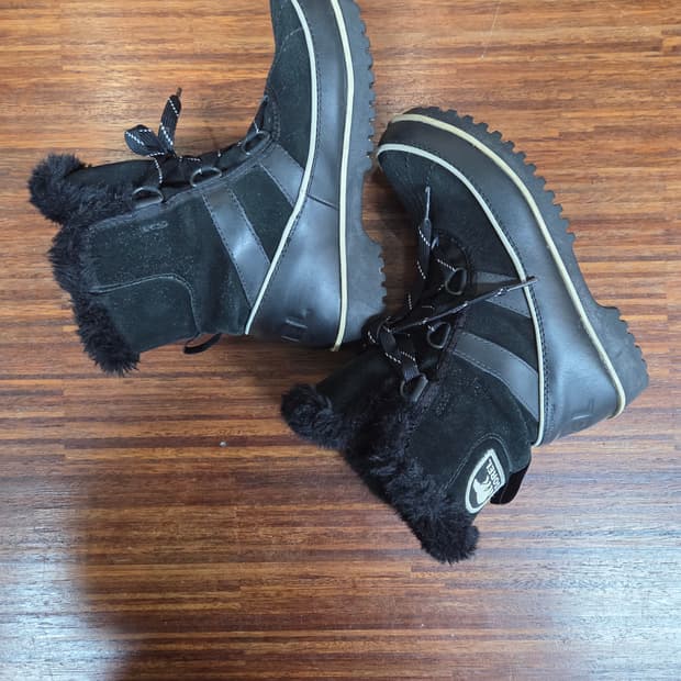 소렐 퍼 부츠 230