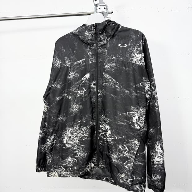 Oakley windbreaker