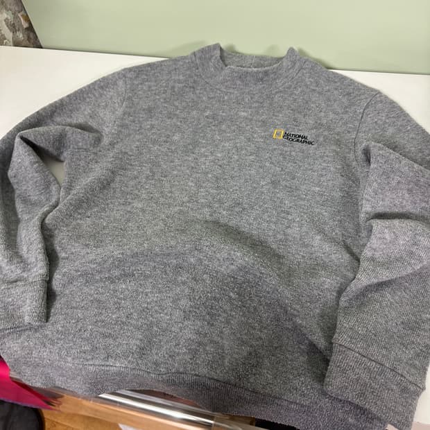 XL 내셔널지오그래픽 그레이 크루넥니트