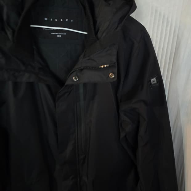 밀레 후드 바람막이 자켓