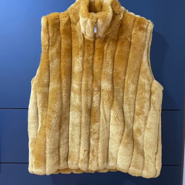 머스타드 옐로우 비건퍼 페이크퍼 베스트