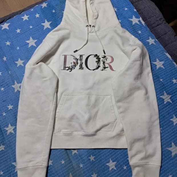 디올 플라워 후드