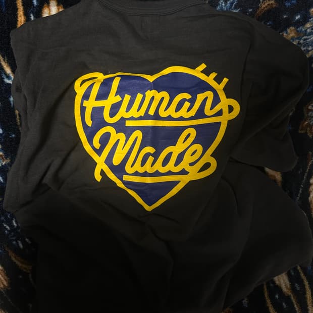 휴먼메이드 하트 로고 반팔