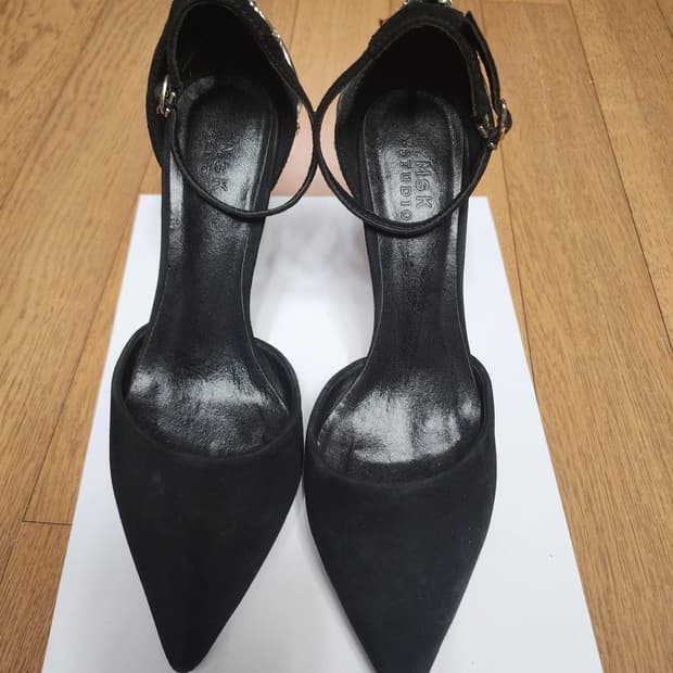 MSK Studio 블랙 스웨이드 힐 펌프스 235