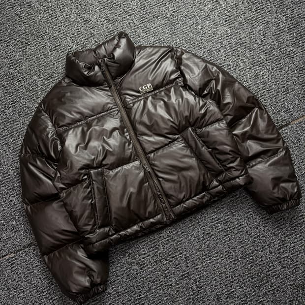 코드그라피 에센셜 숏다운 투웨이 푸퍼 패딩 브라운 1928