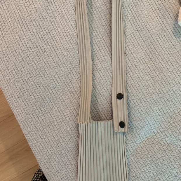 옴므플리세 미니포켓백 그레이