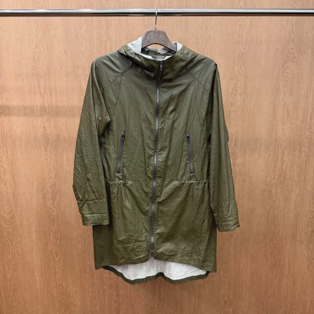 띠어리 롱 후드 자켓 투웨이 지퍼 드로우 스트링 디테일 레귤러핏 카키