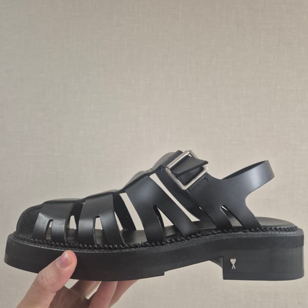 [새상품/42] AMI 아미 피셔맨 샌들