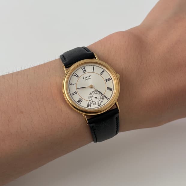 80s avenue small seconds gold quartz