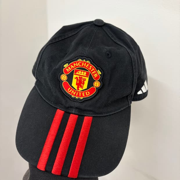 N32. 아디다스 맨유볼캡