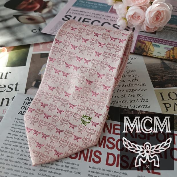 MCM 실크 핑크 로고 자카드 넥타이 9.3cm A+등급 A19201

