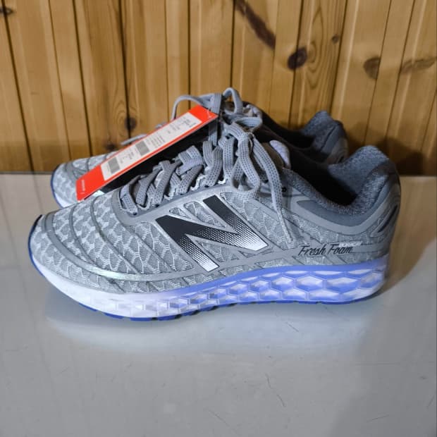 미사용 230mm 뉴발란스 980 프레쉬폼 러닝화