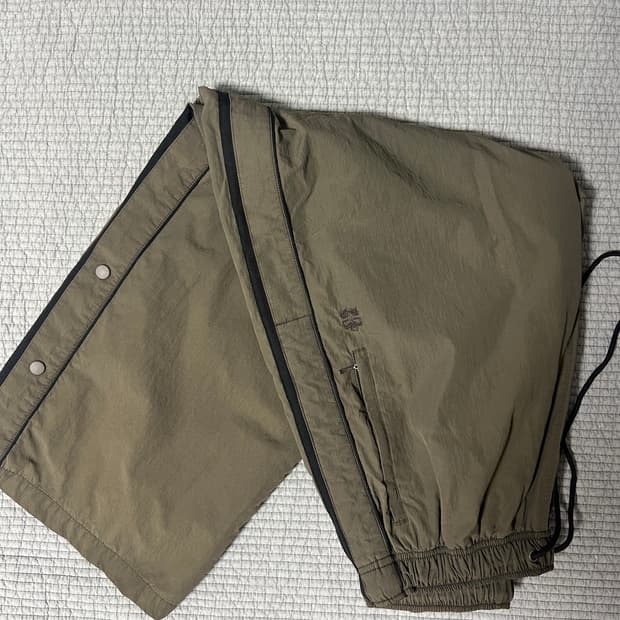 [2] 폴리테루 나일론 웜업 팬츠 올리브