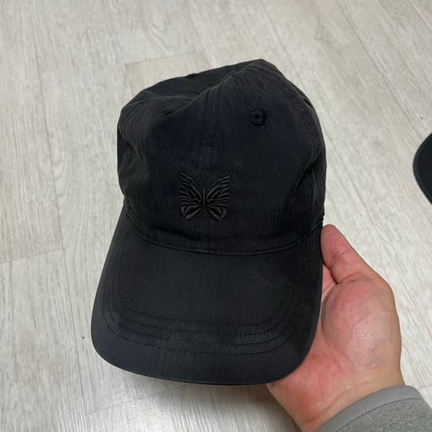 니들스 스튜디오스 파피용 볼캡