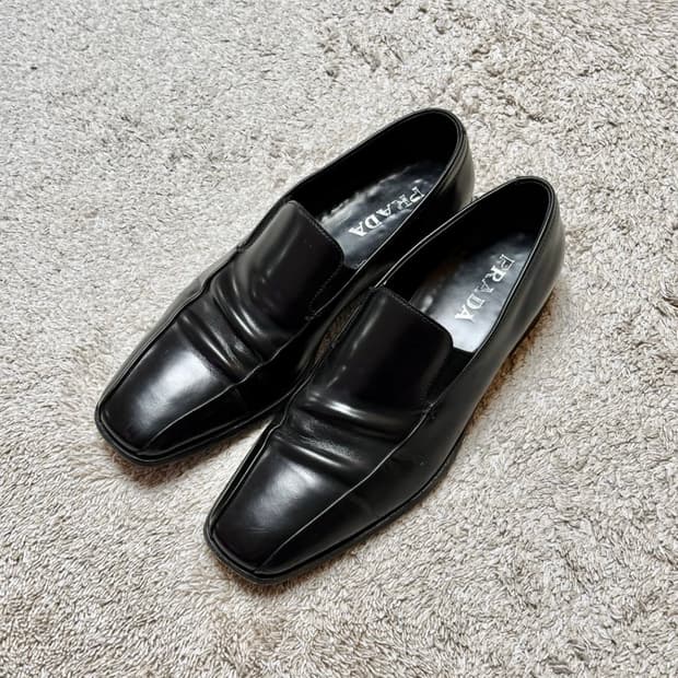 현행 프라다 로퍼 us9.5