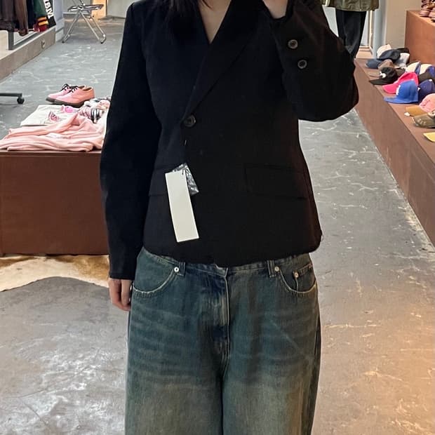 마뗑킴 로우 커팅 숏 라인 자켓 H1805