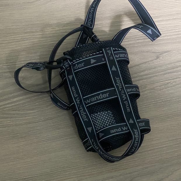 앤드원더 보틀 홀더백