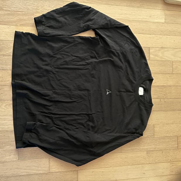 로아 롱슬리브 블랙L라지 판매