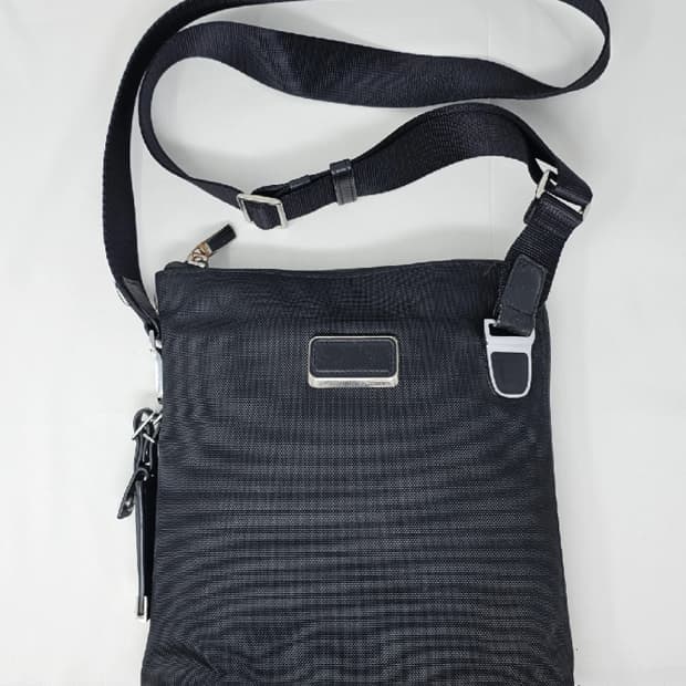 투미 TUMI 크로스백 블랙