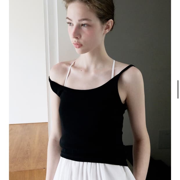 오브베이지 ESSENTIAL COTTON SLEEVELESS 블랙