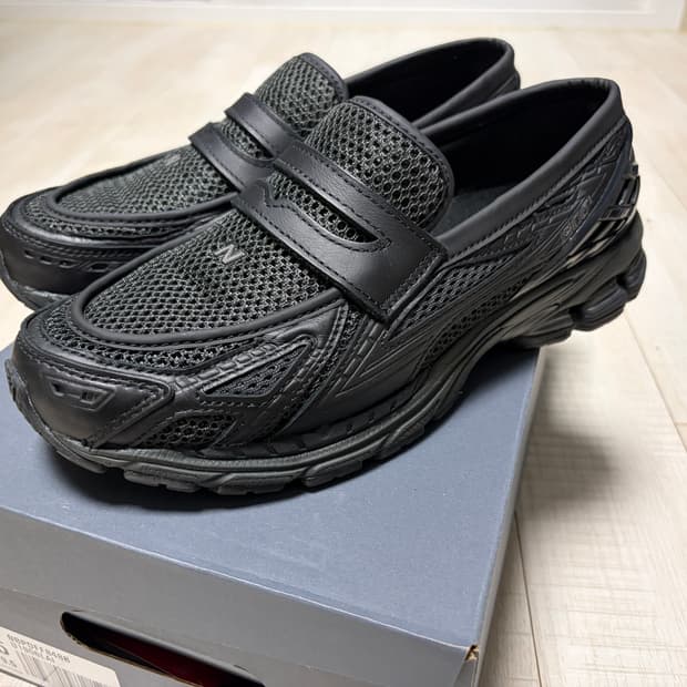 뉴발란스 1906L 블랙 탑 팬텀 275