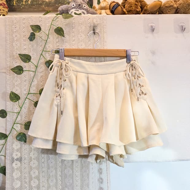 아일렛 디테일 치마바지