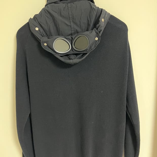 CP컴퍼니 고글후드집업니트 자켓  점퍼 L 100