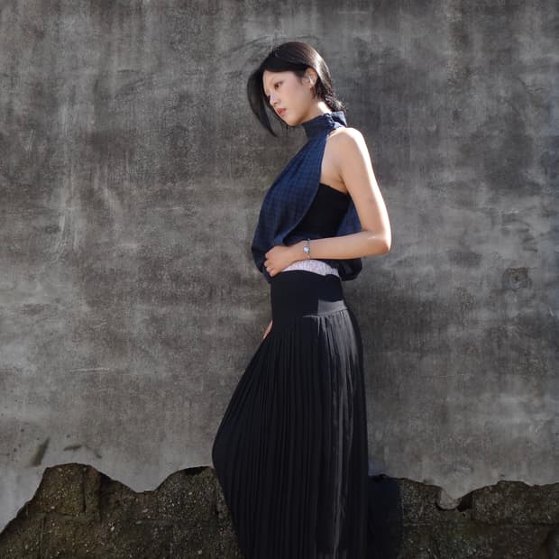 waist banding pleats skirt / black