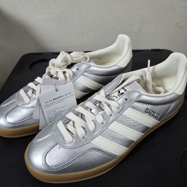 [새상품]아디다스 가젤 인도어 메탈릭 실버